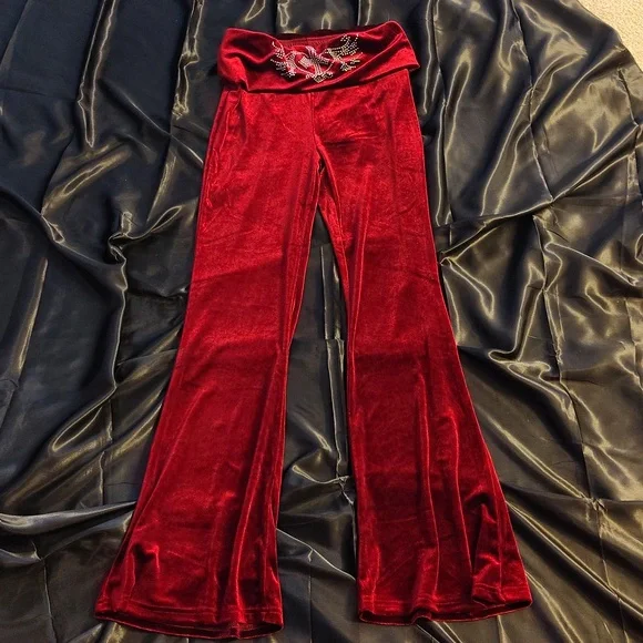 ROMWE Red Velour Flare Pants - Picture 5 of 5